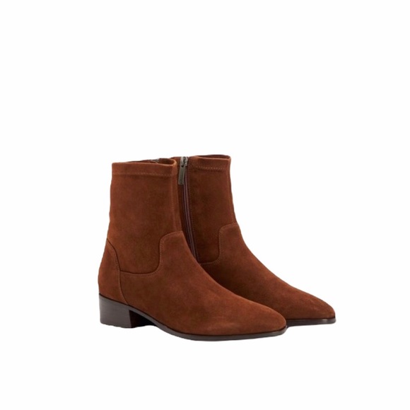 Aquatalia Shoes - NWB Aquatalia Faren Stretch suede bootie